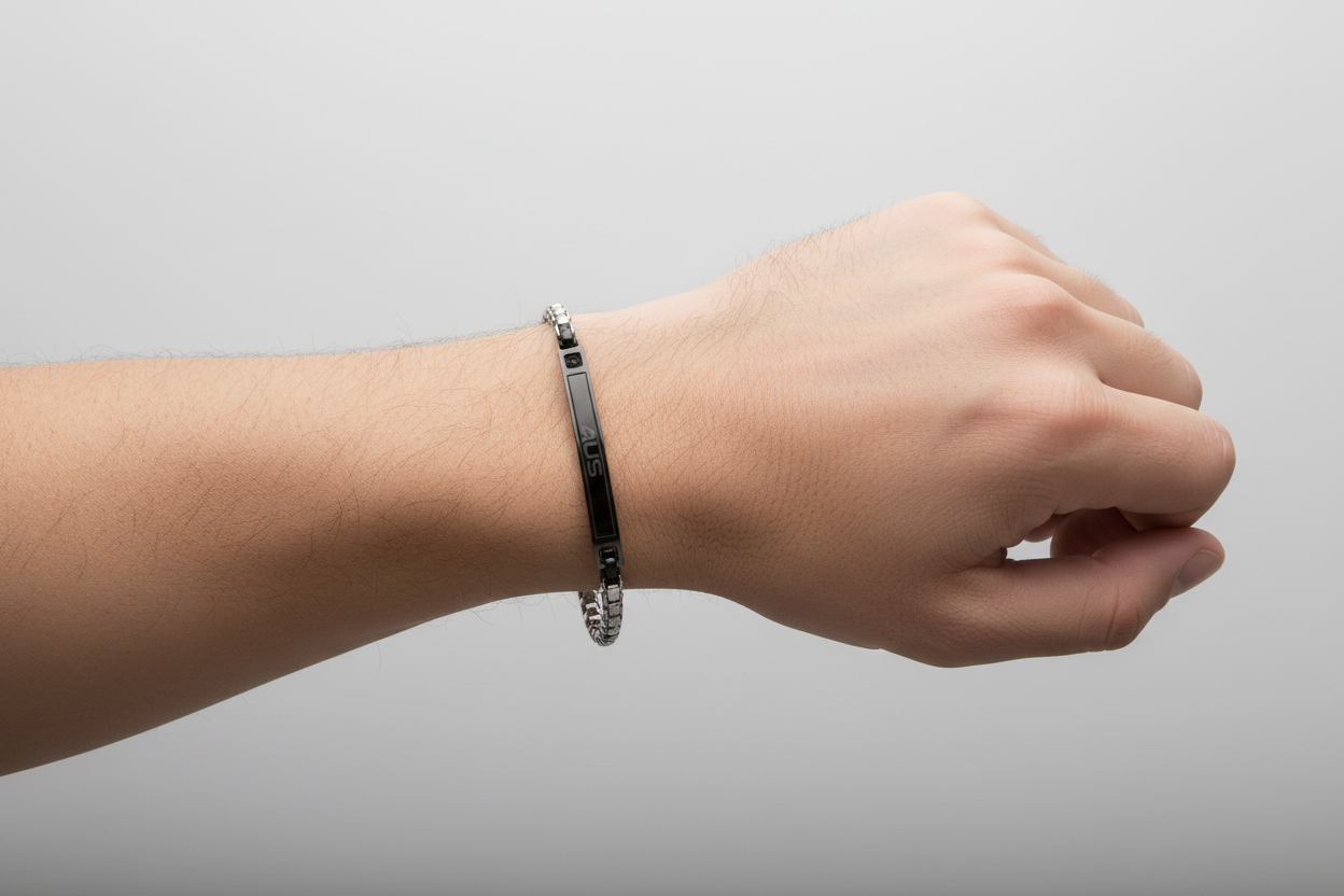 Bracciale Uomo in Acciaio Targhetta e Zircone Nero - 4US