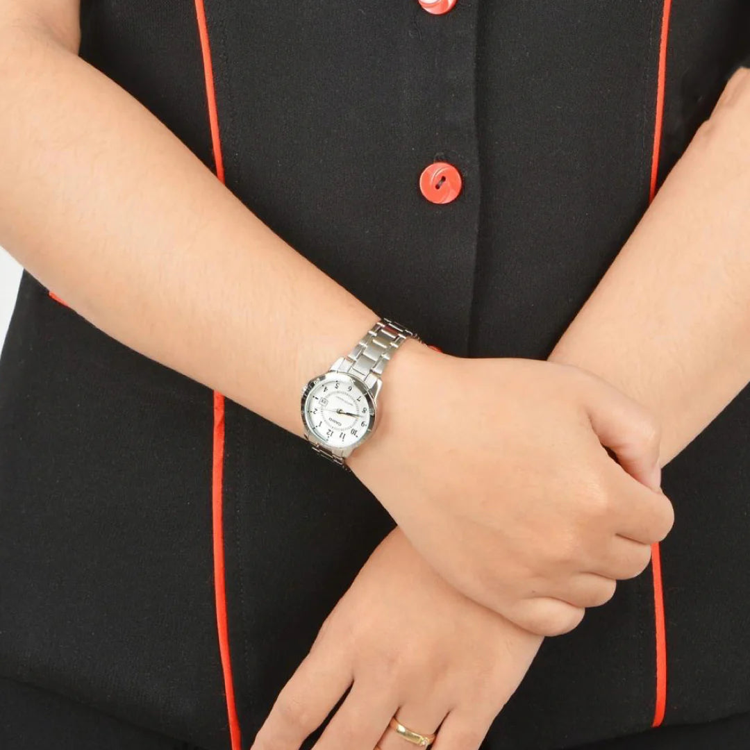 Orologio Donna CASIO Solo Tempo in Acciaio con Quadrante Bianco