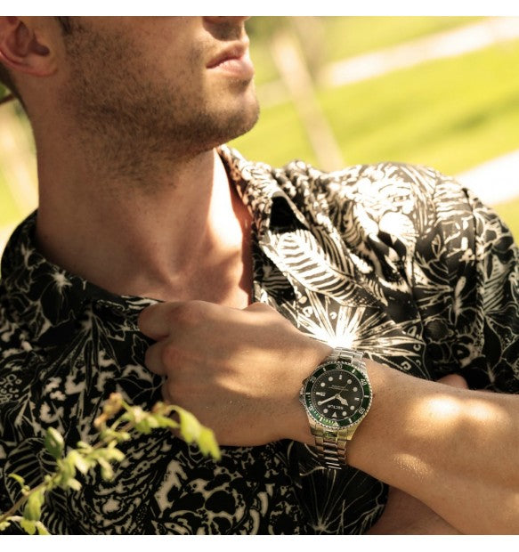 Orologio Uomo SECTOR 230 Solo Tempo in Acciaio con Quadrante Nero e Ghiera Verde