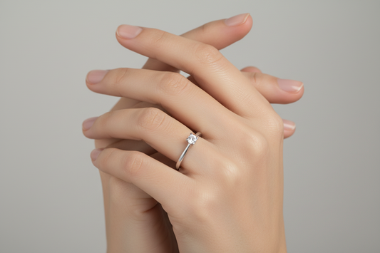 Anello Solitario in Oro Bianco 18kt - PONTILLO